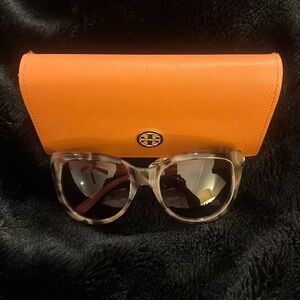 Tory Burch Authentic Tortoise color Sunglasses with Case 54/20/135